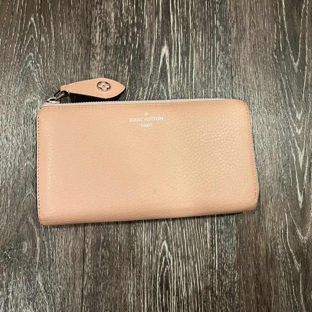 Louis Vuitton Comete Wallet in Taurillon Leather